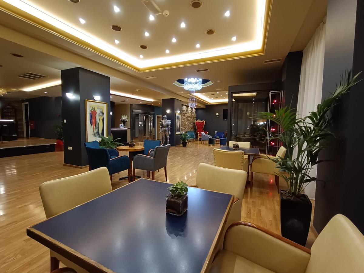 Queens Leriotis Hotel Pireo Esterno foto