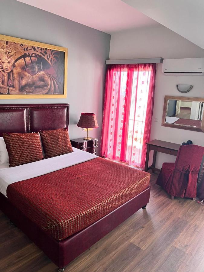 Queens Leriotis Hotel Pireo Esterno foto