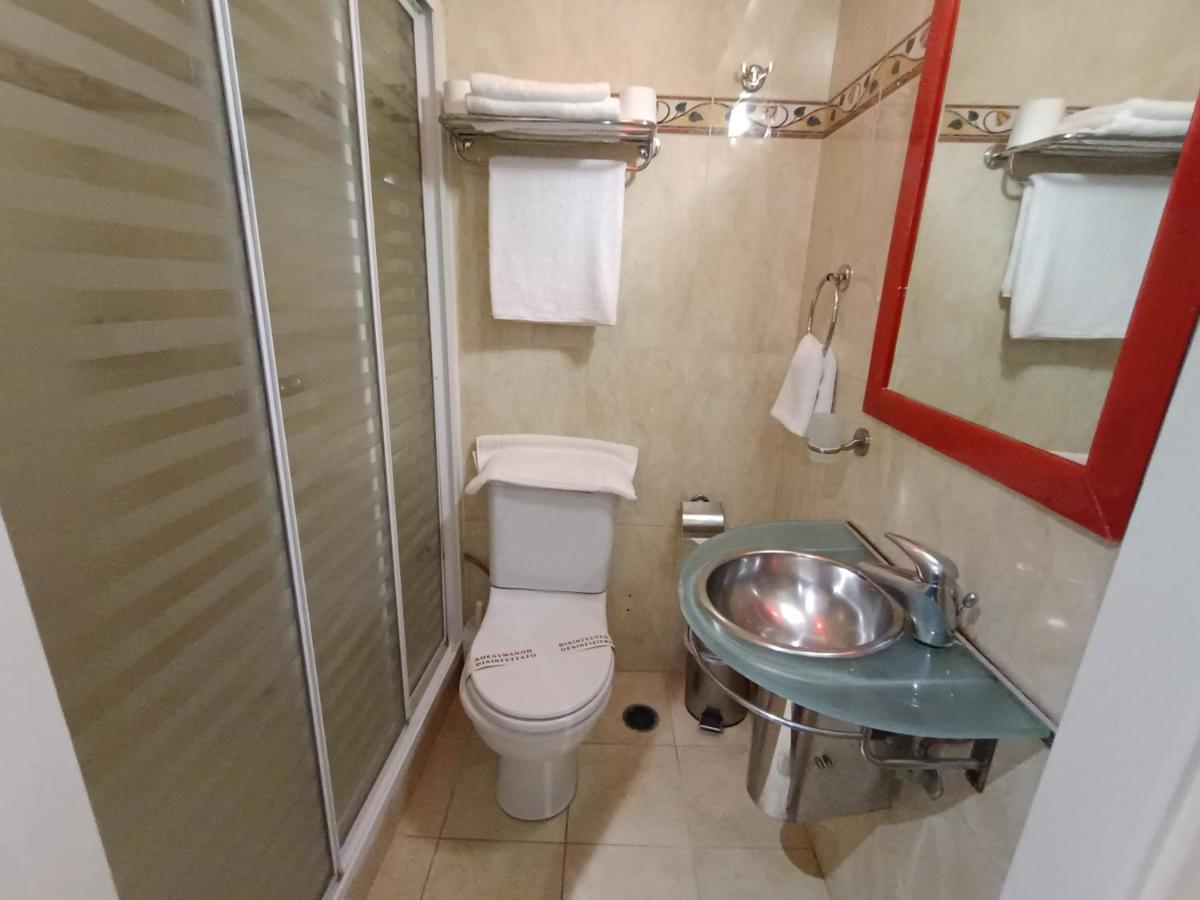 Queens Leriotis Hotel Pireo Esterno foto
